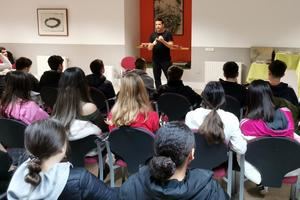Cerca de 500 estudiantes de Secundaria asisten a las sesiones de cuentos en inglés de la Biblioteca Municipal de Azuqueca