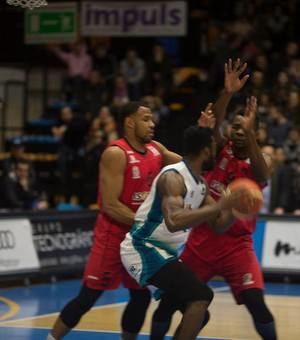 El Isover Basket Azuqueca despide la primera fase en casa con un derbi ante el Albacete Basket
