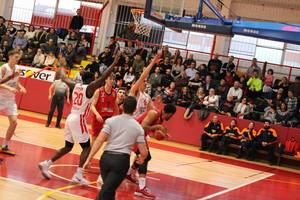 El empuje de La Paz y el gran juego del Isover Basket Azuqueca dejaron sin opciones al Basket Girona 