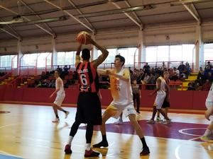 Tercera victoria consecutiva para un Isover Basket Azuqueca en racha