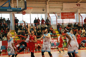 Tras un buen partido, el Isover Basket Azuqueca vuelve sin recompensa de Zamora 