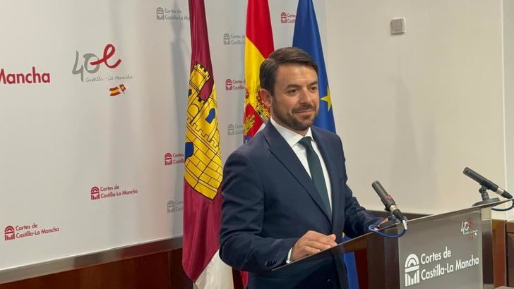 Iván Sánchez: Pactan la reforma del Estatuto de Castilla-La Mancha, la paguita a políticos cesados, el reparto de los jueces, la composición del Constitucional y la distribución de los menas. No se puede combatir el sanchismo pactando con Sánchez