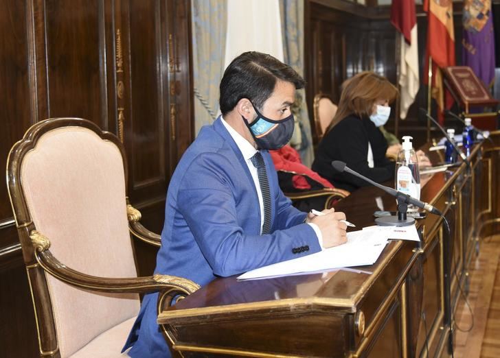 Defensa real para la mujer y gratuidad de las mascarillas, las mociones de VOX en la Diputación de Guadalajara