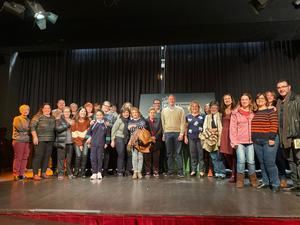 El escritor Jorge Molist, Premio Fernando Lara 2018, visitó la biblioteca de Alovera