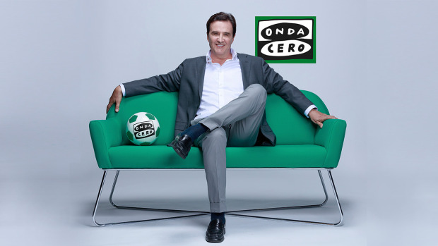 Asier de la Iglesia y Jorge Garbajosa con José Ramón de la Morena en 