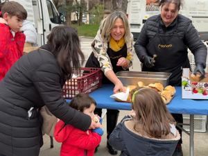 Más de 2.000 chorizos se repartieron este Jueves Lardero en La Concordia