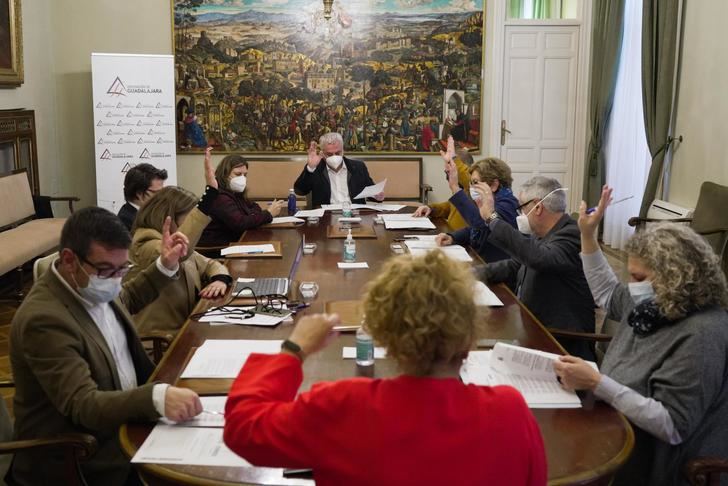 La Diputación de Guadalajara ayuda con 165.500 a 30 ayuntamientos a reforzar la limpieza y desinfección de colegios