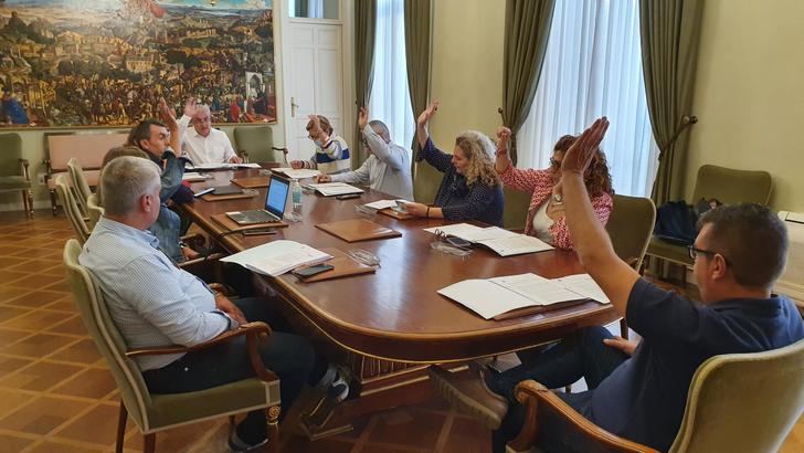 La Diputación ayuda con 206.449 a cuatro cooperativas agroalimentarias y 78 apicultores de la provincia de Guadalajara