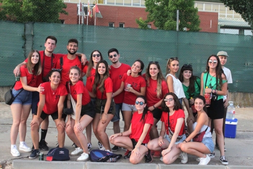 El Kaos dona a la Fundación Aladina su premio de los Juegos Interpeñas en Cabanillas