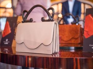 El hotel Casa Fuster inspira el nuevo bolso icono de la moda made in Barcelona"