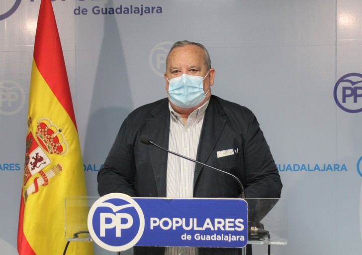 Lamola critica al PSOE de Sánchez y Page por abandonar a los profesionales de las peluquerías, barberías y estética