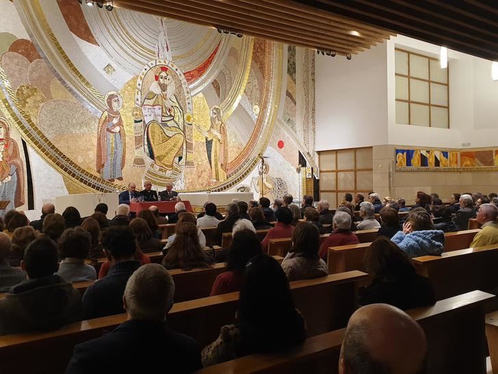 Latre participa en la presentación del libro 