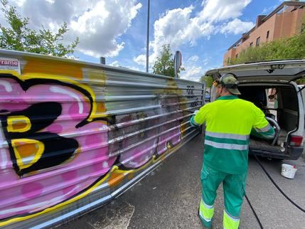 El Ayuntamiento intensifica la limpieza de grafitis en Azuqueca