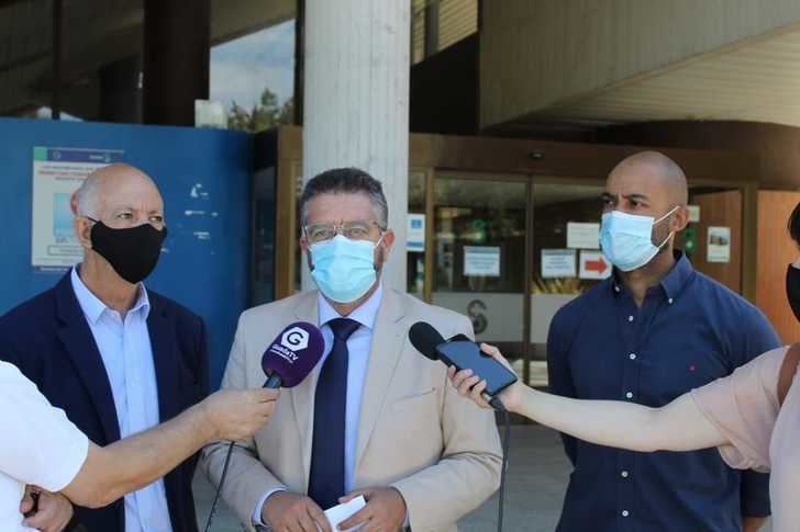 Reprochan a Page que la lista de espera quirúrgica en el Hospital de Guadalajara se haya duplicado desde que está al frente de la región