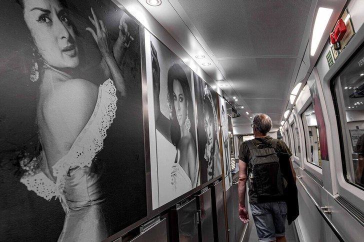Alvias con origen y destino en Cuenca y Albacete albergan una muestra sobre Lola Flores en su interior