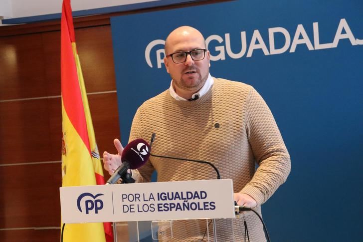 Lucas Castillo: Frente a un gobierno que vive asfixiado y extorsionado por sus socios, desde el PP seguiremos defendiendo los derechos y dignidad de todos los españoles