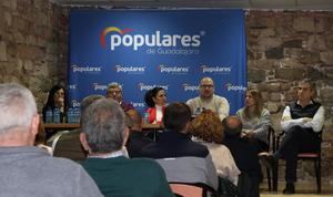 Los alcaldes y portavoces del PP de la zona de Sigüenza preocupados por las multas de la Confederación Hidrográfica del Tajo por no tener depuradoras y por la escasez de médicos