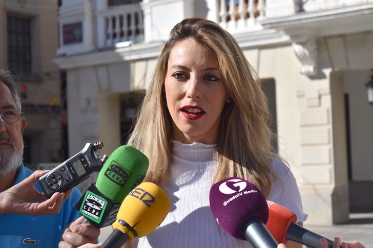 De Luz: Para el PP, cualquier política de ayuda a las personas es despilfarro