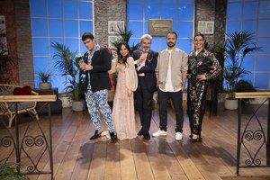 El programa de televisión Maestros de la Costura celebra esta noche su semifinal viajando a la Edad Media para vestir a dos damas de la Corte de Castilla, en Sigüenza