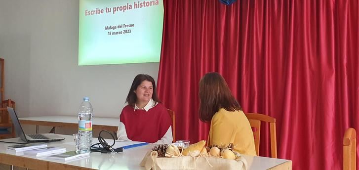 Presentación de la obra literaria de Alicia González en Málaga del Fresno