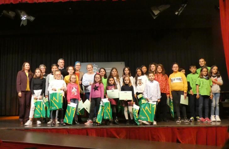 Más de 1.200 escolares participan en el Concurso de Marcapáginas Solidario de la Biblioteca de Alovera 