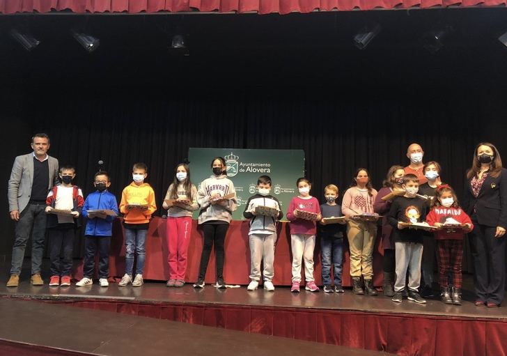 Más de mil escolares aloveranos participan en el concurso de marcapáginas sobre sostenibilidad.