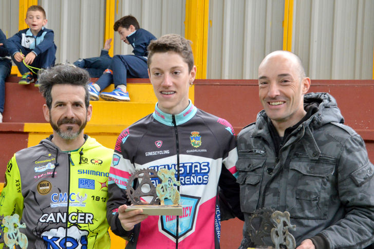 Cerca de 200 corredores participaron en la IV Marcha Cicloturista José Luis Viejo en Azuqueca