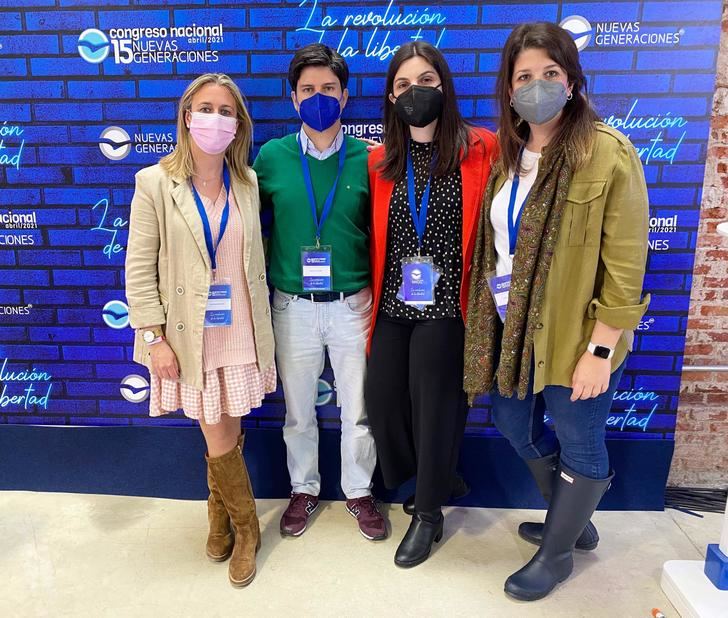 Maroto agradece a Gago el trabajo realizado y pone a disposición de Fanjul a todo el equipo de NNGG CLM