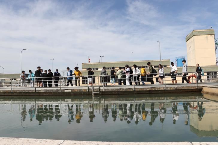 Cerca de 300 estudiantes de diferentes centros educativos visitarán la ETAP de Mohernando durante este mes de abril