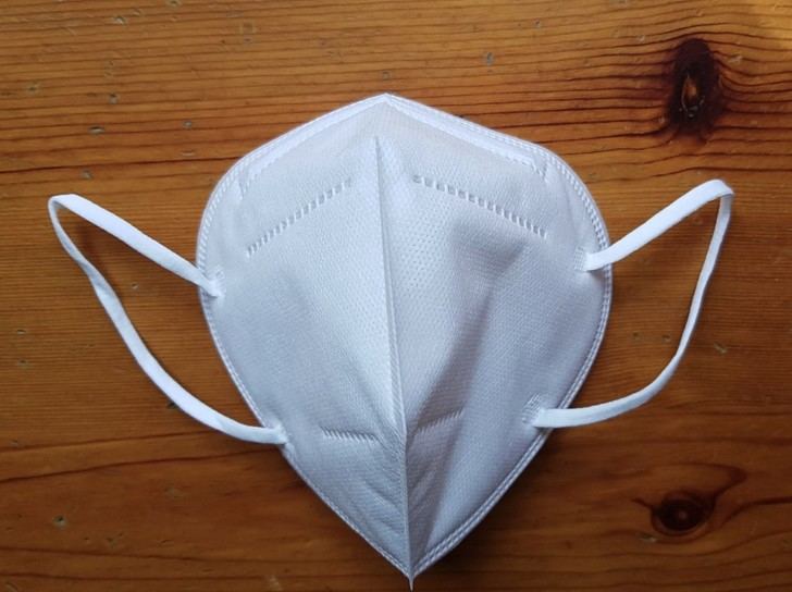 Los trabajadores de las ambulancias en Castilla La Mancha también usaron las mascarillas defectuosas