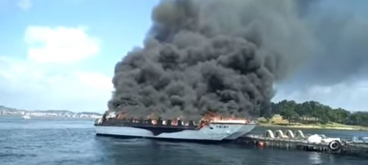 Un matrimonio de Guadalajara, con heridas muy graves tras el incendio de un catamarán en O Grove