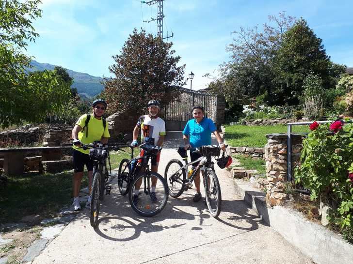 Los MediCid continúan con su aventura a golpe de pedal y tamboril