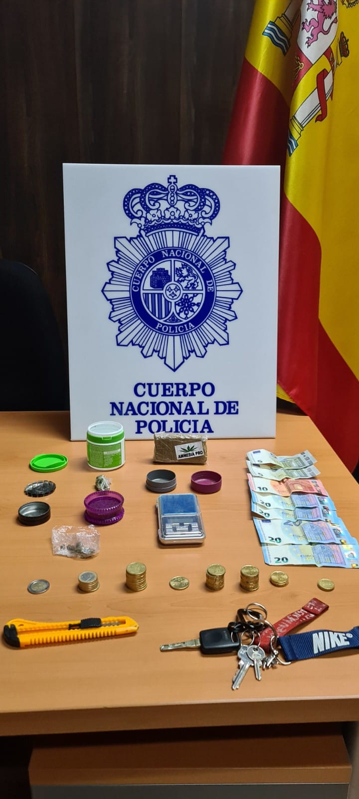 La Policía Nacional detiene en Guadalajara a tres jóvenes dedicados al 