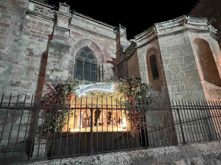Sigüenza comienza las navidades con su primer mercadillo navideño y un cuentacuentos infantil en 3D