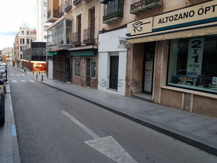 La calle Miguel Fluiters de Guadalajara permanecerá cerrada al trafico este miércoles por la instalación de una decoración especial navideña