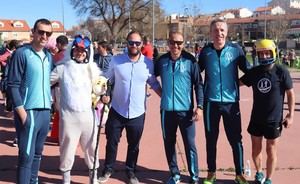 Calor, disfraces y muy "buen rollo" en la V Milla Solidaria Carnavalesca de Cabanillas