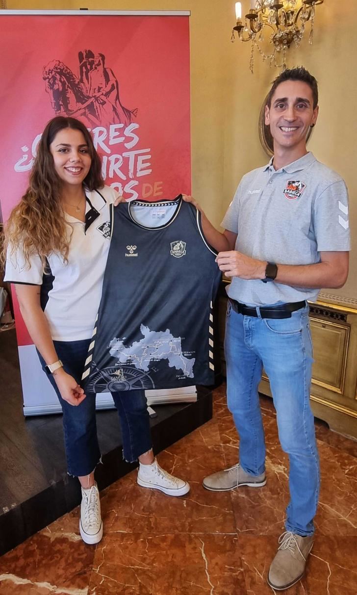 Un club de baloncesto femenino burgalés jugará con Molina de Aragón en su camiseta