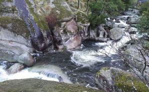 Muere una mujer de Ciudad Real tras caer al agua en la Garganta de los Infiernos