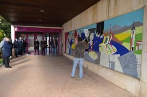 Un nuevo mural decora la entrada del Centro Cultural Miguel de Cervantes de Yunquera de Henares