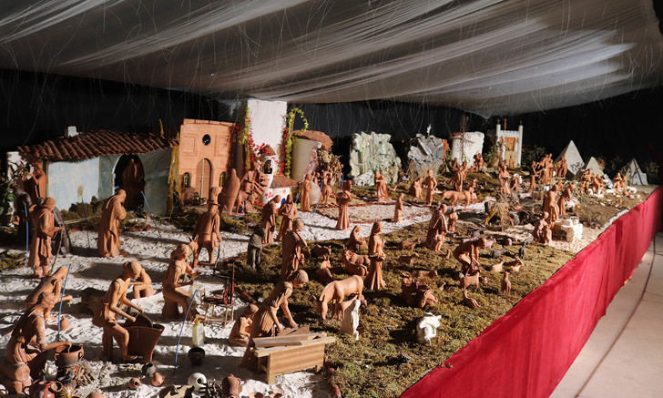 El escultor y belenista Francisco Martínez reabre su Belén Monumental y su Museo de Cabanillas