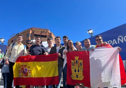 Cerca de un centenar de jóvenes de Nuevas Generaciones de Castilla-La Mancha participan en la concentración contra la amnistía y a favor de la investidura de Feijóo