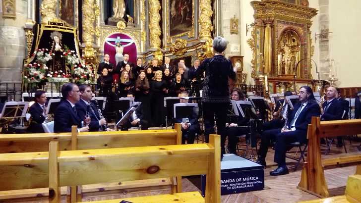 La Banda de la Diputación y el coro Novi Cantores ofrecieron dos solemnes conciertos en Guadalajara capital y en Atienza