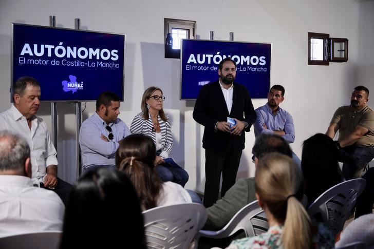 Núñez pondrá en marcha una ley de simplificación burocrática en Castilla-La Mancha si gobierna en 2023