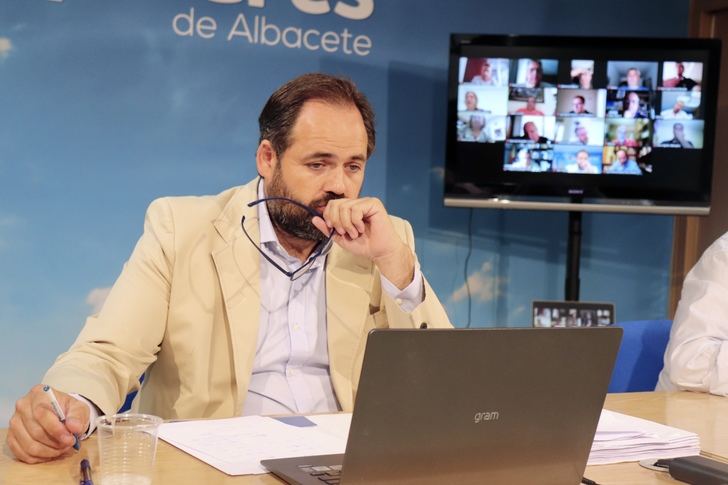 Núñez avanza que el PP arrancará el curso parlamentario de las Cortes regionales con una propuesta en contra de la Armonización Fiscal de Page y Sánchez