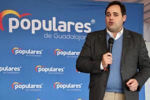 Paco Nuñez insta en Guadalajara al socialista Page a acudir a un notario y firmar que los diputados nacionales de PP y PSOE no apoyen un gobierno que dependa de los independentistas