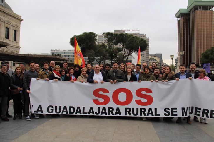 Paco Núñez muestra en la manifestación de Madrid su compromiso con el mundo rural apostando por la creación de empleo y atajando el problema de la despoblación