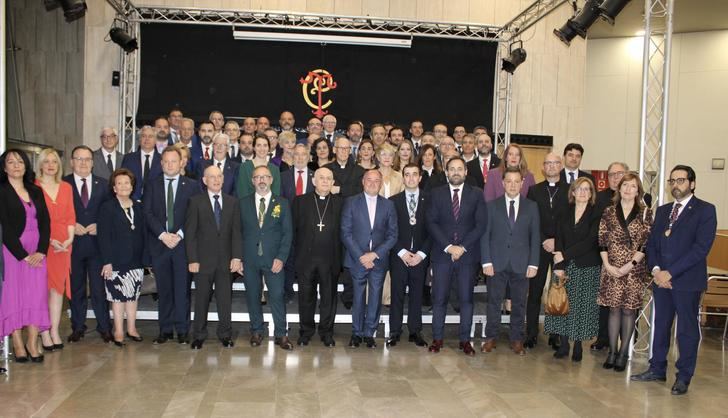 Paco Núñez asiste al pregón de la Semana Santa de Albacete