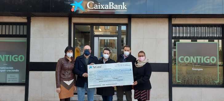 La Obra Social La Caixa colabora con el Ayuntamiento de Yunquera de Henares para hacer que la piscina municipal sea accesible para personas con discapacidad