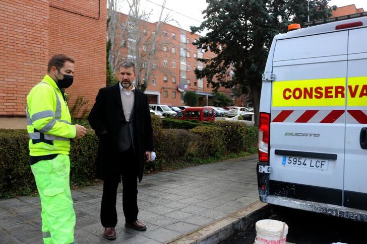 Avanza a buen ritmo la operación de reparación de firme de la calzada en los barrios de Casas del Rey y Escritores de Guadalajara