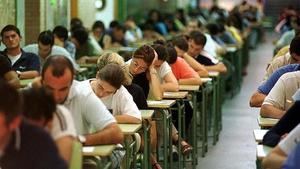 Oposiciones de Educación en CLM : Sin noticias del número de plazas ni de especialidades